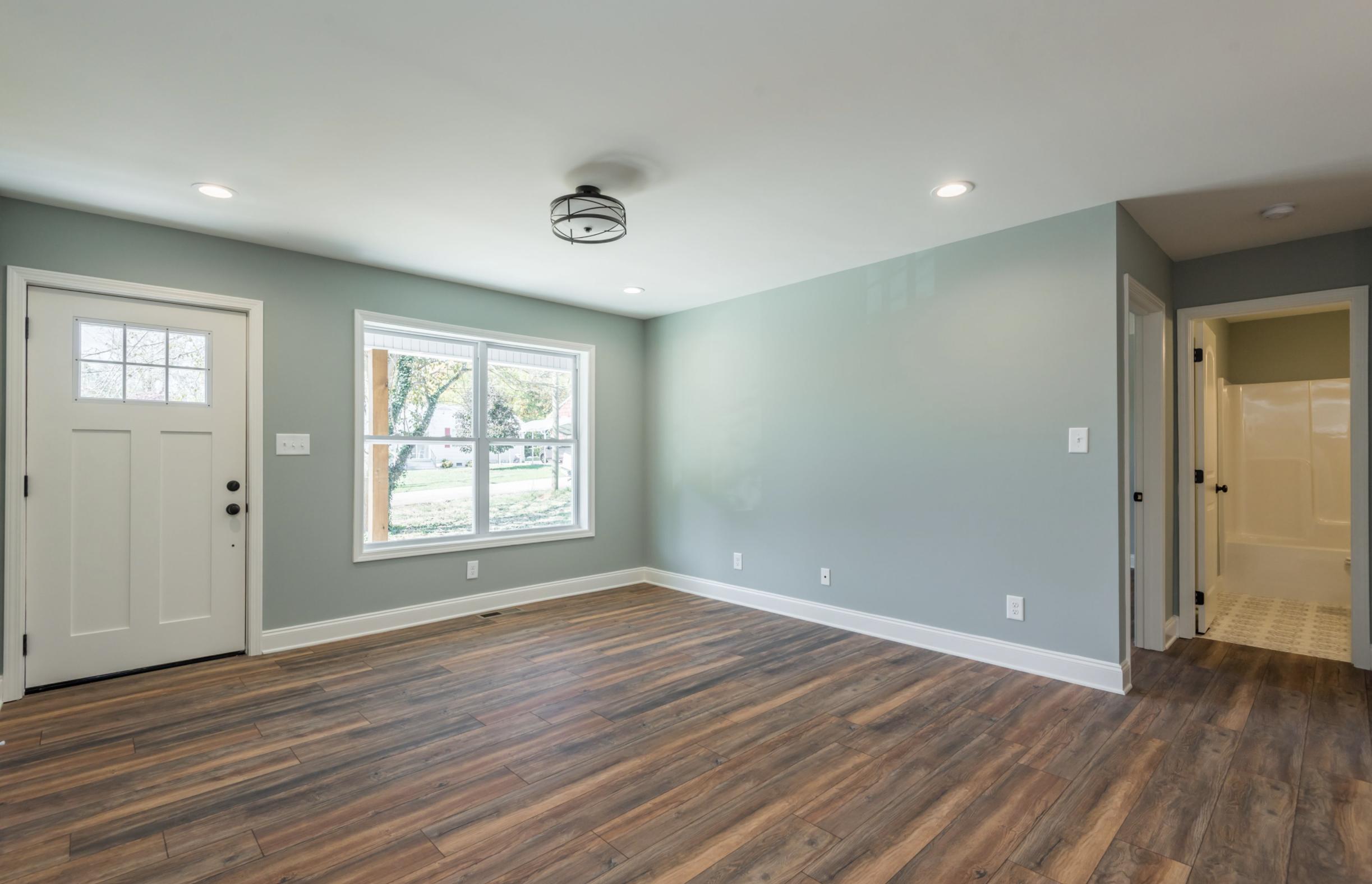 5320 Rondo Road Northeast Knoxville, TN 37918 - Photo 2 of 15 Living