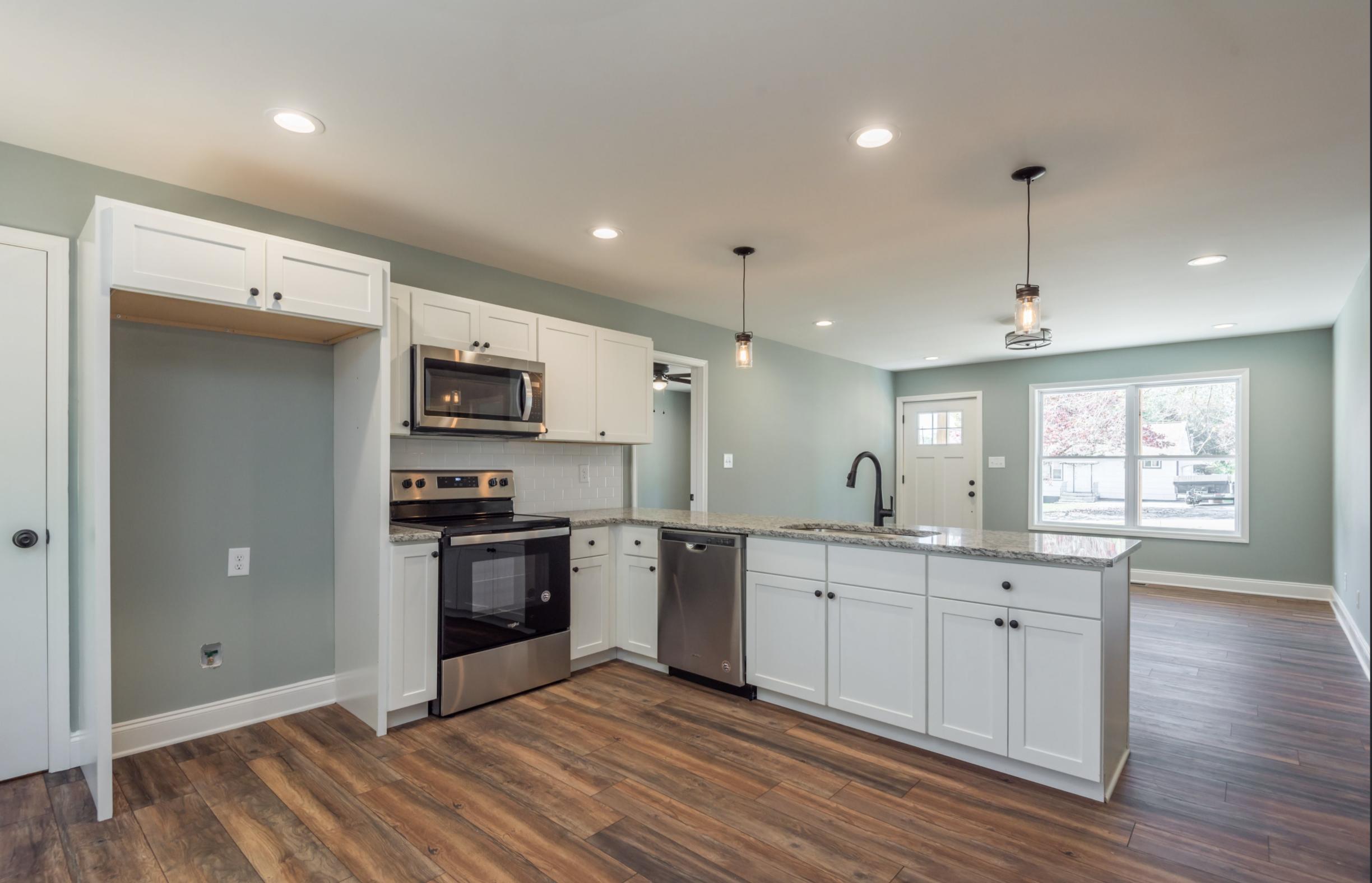 5320 Rondo Road Northeast Knoxville, TN 37918 - Photo 5 of 15 Kitchen 3