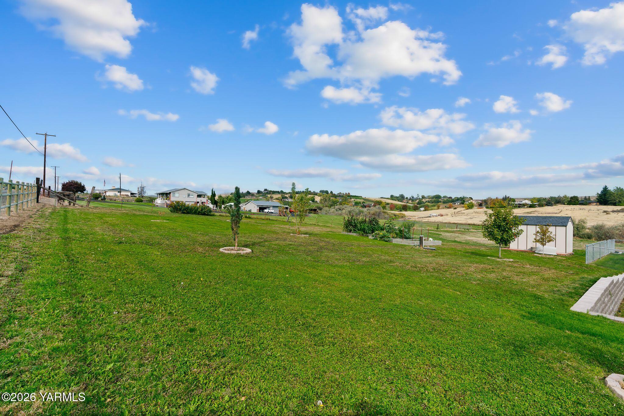 11007 Summitview Ext Road Yakima, WA 98908 - Photo 35 of 44 Yard