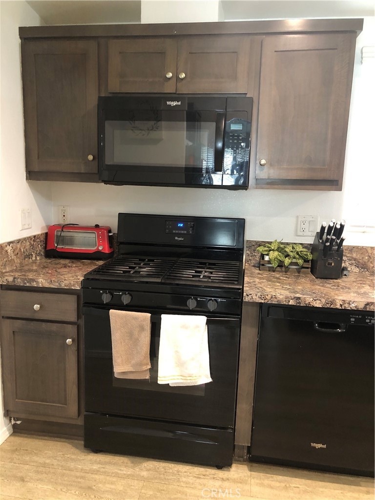 4901 Green River Road, Unit 292 Corona, CA 92878 - Photo 17 of 51