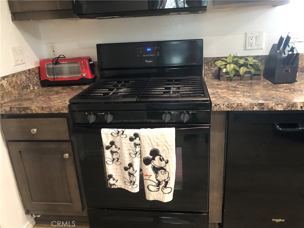 4901 Green River Road, Unit 292 Corona, CA 92878 - Photo 8 of 34