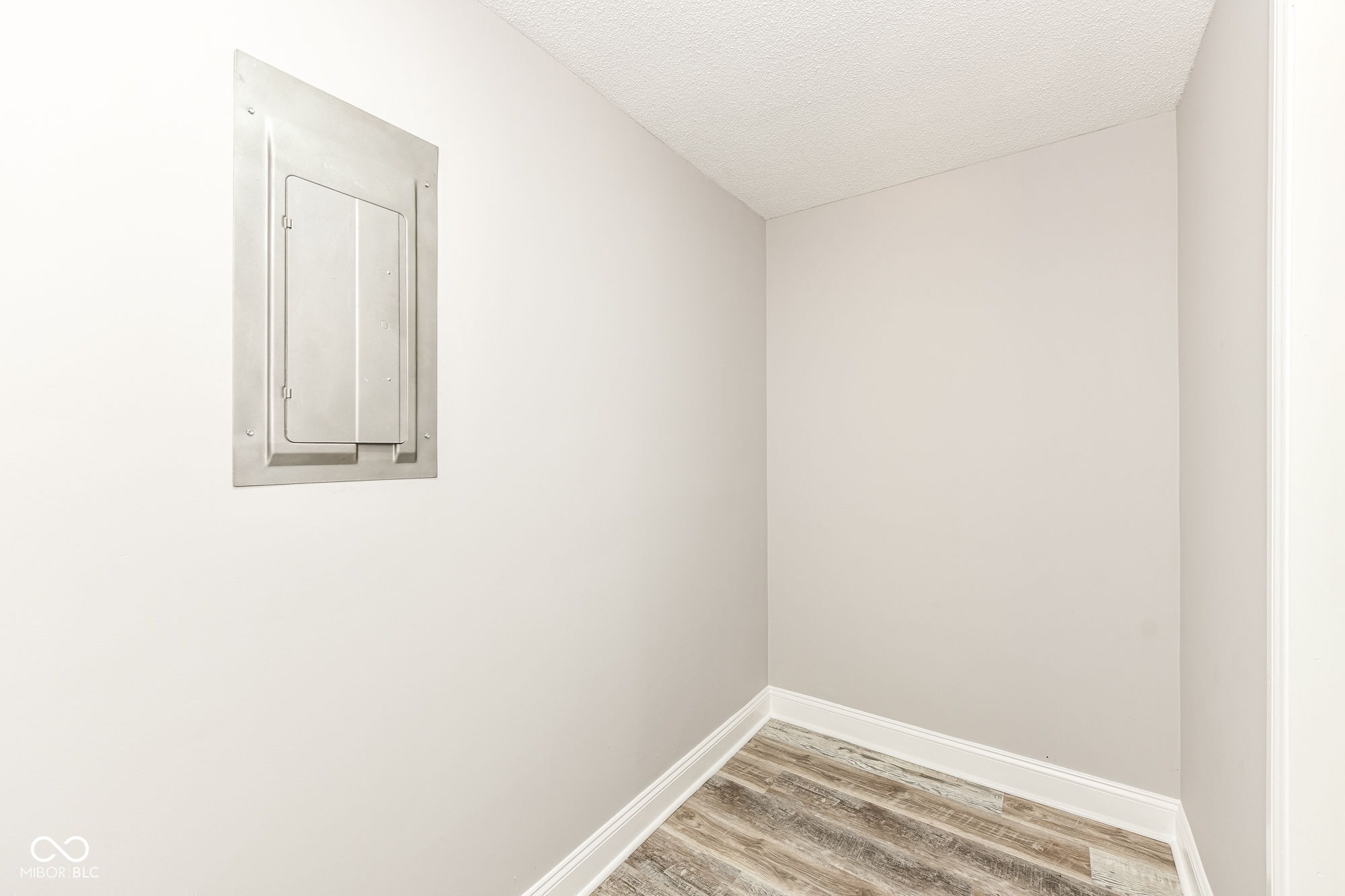 8115 Railroad Road Indianapolis, IN 46217 - Photo 24 of 43