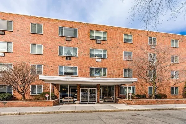 $2,650 | 50 Green Street, Unit 114, Brookline, MA 02446