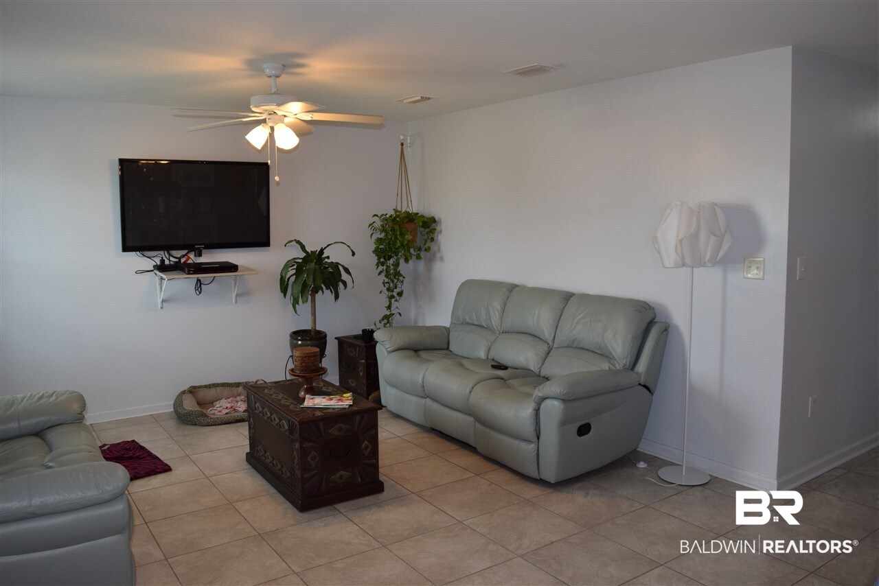 15150 Marem Drive Foley, AL 36535 - Photo 11 of 30 Living Room