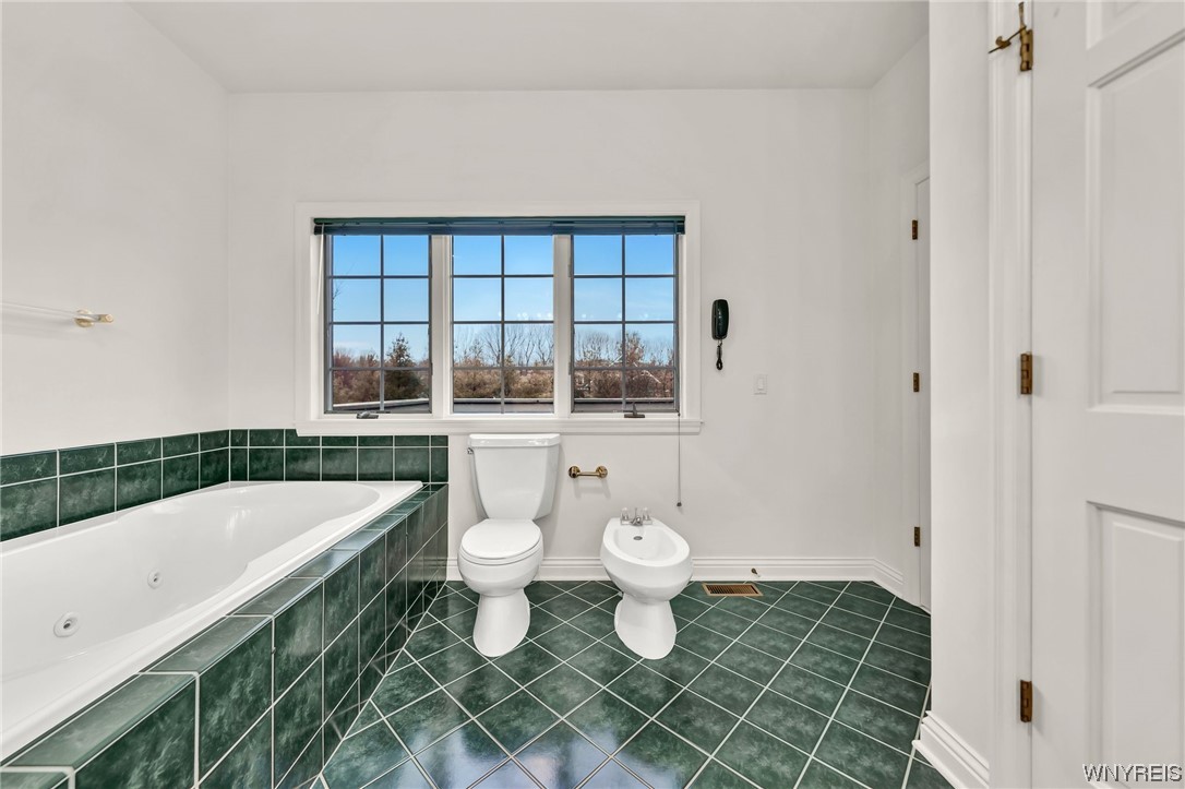 5061 Donnington Road Clarence, NY 14031 - Photo 28 of 42