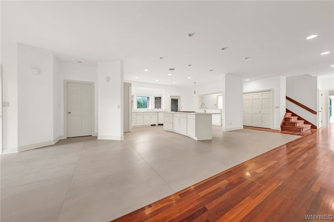 5061 Donnington Road Clarence, NY 14031 - Photo 3 of 42