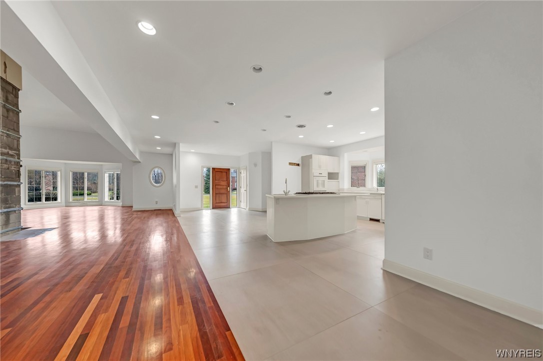 5061 Donnington Road Clarence, NY 14031 - Photo 4 of 42