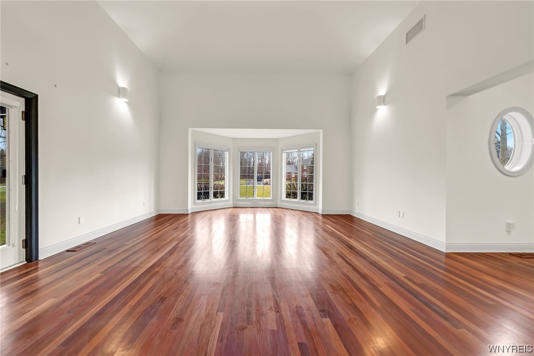 5061 Donnington Road Clarence, NY 14031 - Photo 6 of 42