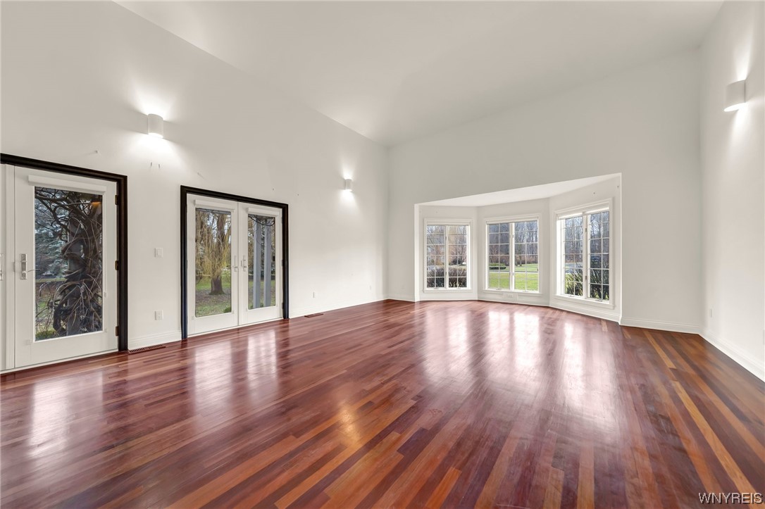 5061 Donnington Road Clarence, NY 14031 - Photo 7 of 42