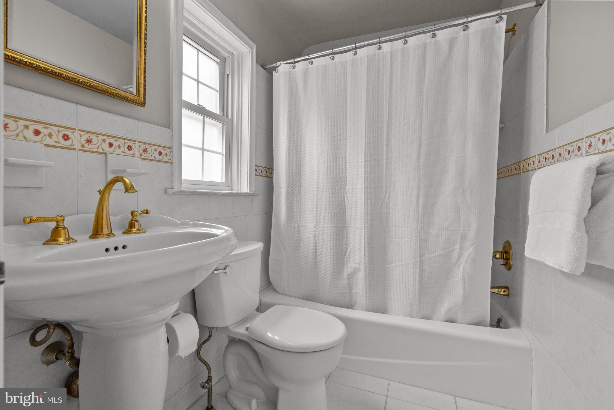 232 Fisher Road Jenkintown, PA 19046 - Photo 26 of 46 Hall Bathroom