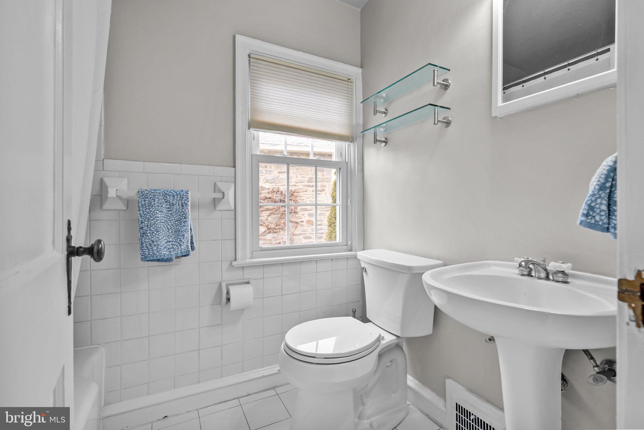 232 Fisher Road Jenkintown, PA 19046 - Photo 30 of 46 Bathroom