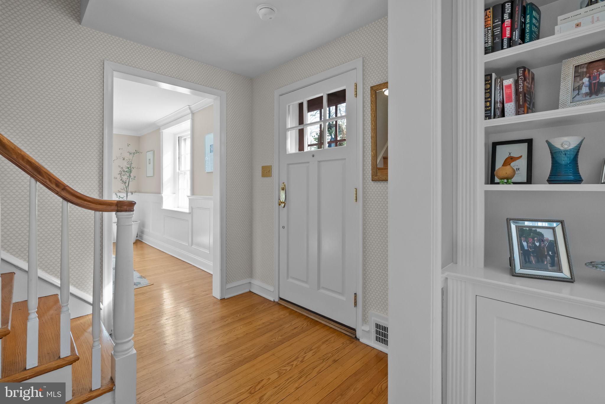 232 Fisher Road Jenkintown, PA 19046 - Photo 4 of 46 Entryway