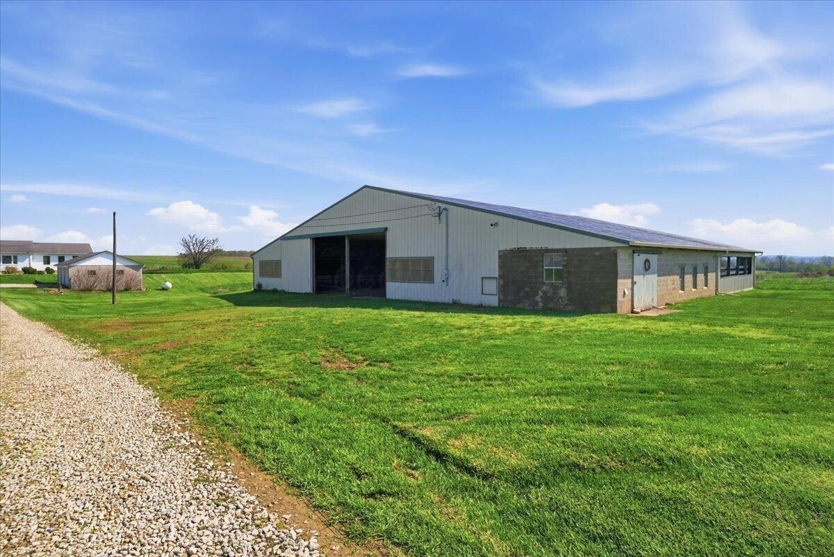 11391 Banning Road Mount Vernon, OH 43050 - Photo 3 of 56