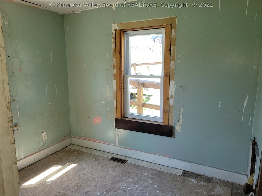 714 Daverton Road Charleston, WV 25303 - Photo 9 of 9 Gallery Image 9