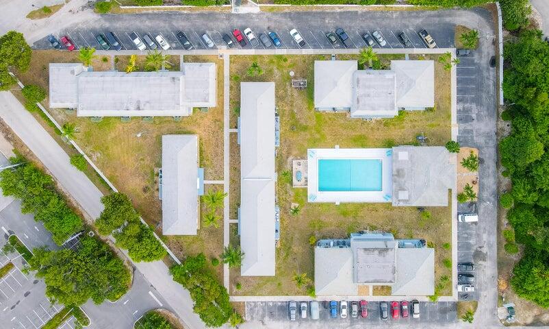 40 High Point Road, Unit D202 Tavernier, FL 33070 - Photo 26 of 28 an aerial view of residential house with outdoor space and swimming pool