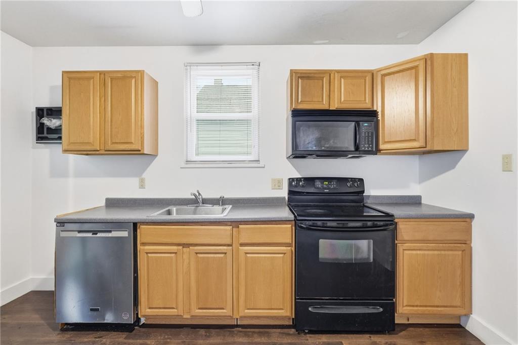 1264 Grove Road Pittsburgh, PA 15234 - Photo 14 of 27 Gallery Image 14