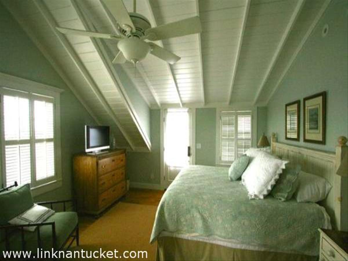 13 R Burnell Street Nantucket, MA 02554 - Photo 10 of 27 Gallery Image 10