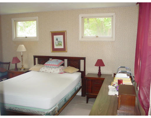 42 Hillside Road Braintree, MA 02184 - Photo 9 of 13 Gallery Image 9