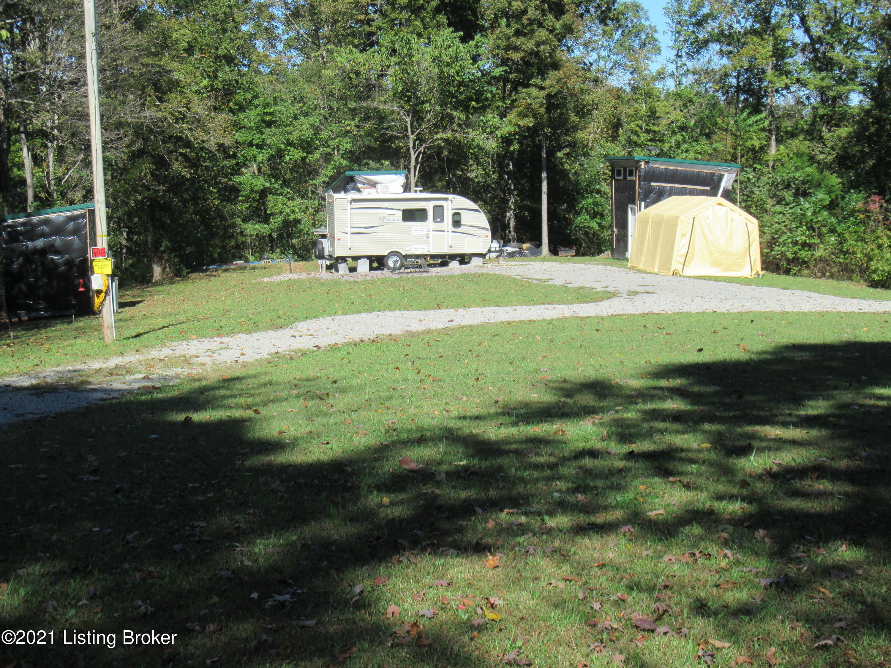 575 Neeper Road Edmonton, KY 42129 - Photo 1 of 27 open area