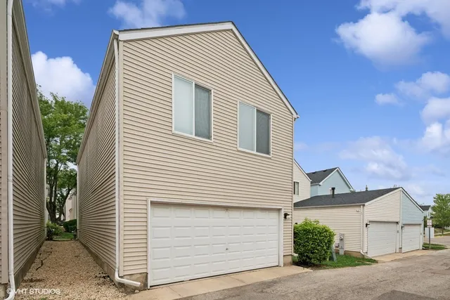 $234,000 | 859 Symphony Drive, Aurora, IL 60504