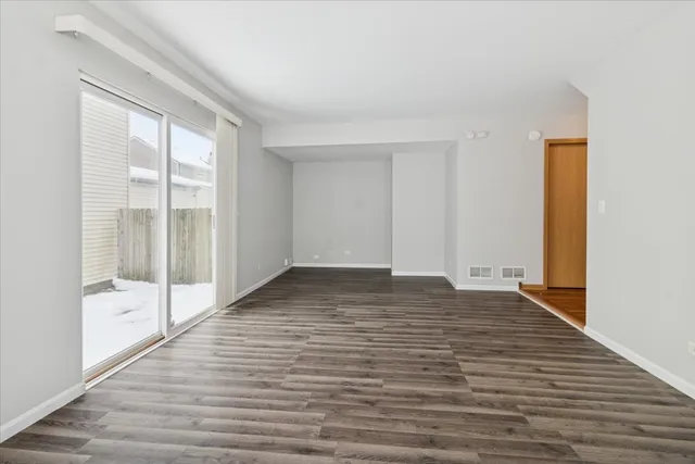 $234,000 | 859 Symphony Drive, Aurora, IL 60504