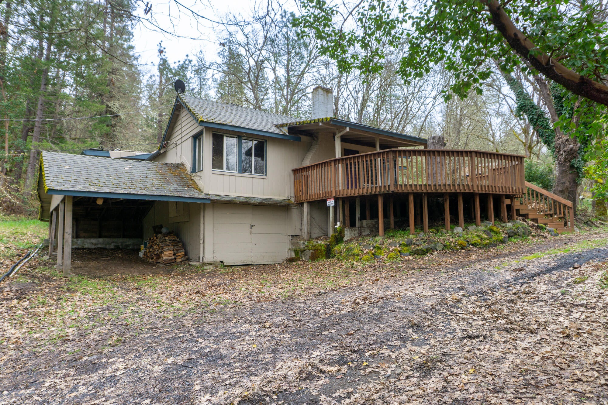 3631 Helms Road Grants Pass, OR 97527 - Photo 3 of 40 3