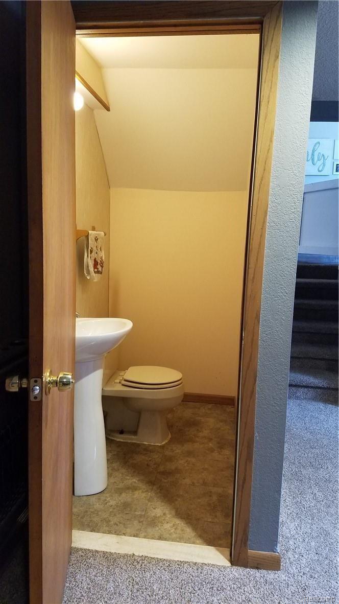1311 East Vienna Road Clio, MI 48420 - Photo 12 of 16 108 Half Bath.jpg