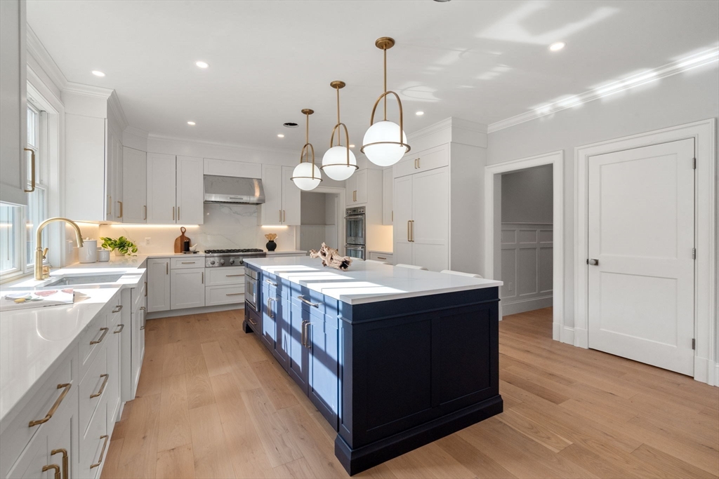 183 Conant Road Weston, MA 02493 - Photo 8 of 22