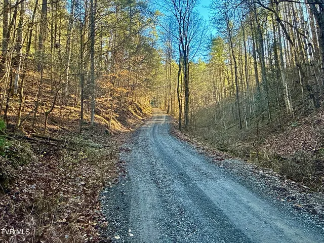 $257,200 | 25.72-ac 25.72-ac Tbd Rollins Road, Hartford, TN 37753