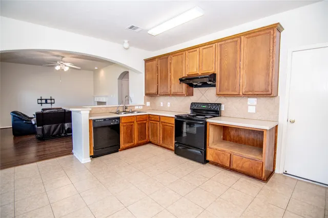 $2,300 | 25914 Chapman Falls Drive, Richmond, TX 77406