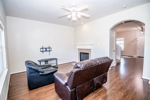 $2,100 | 25914 Chapman Falls Drive, Richmond, TX 77406