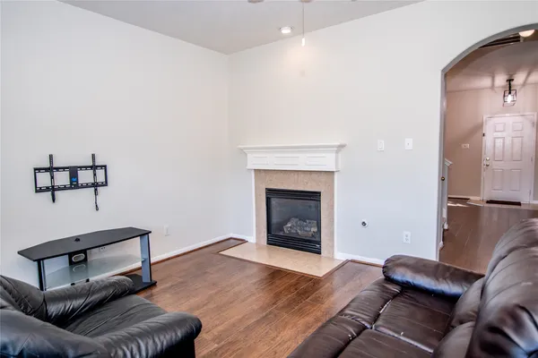 $2,100 | 25914 Chapman Falls Drive, Richmond, TX 77406