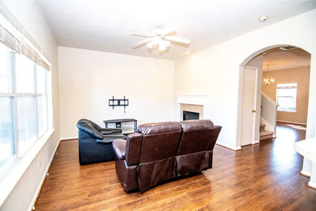 $2,300 | 25914 Chapman Falls Drive, Richmond, TX 77406