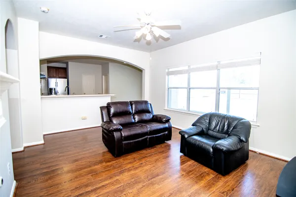 $2,100 | 25914 Chapman Falls Drive, Richmond, TX 77406