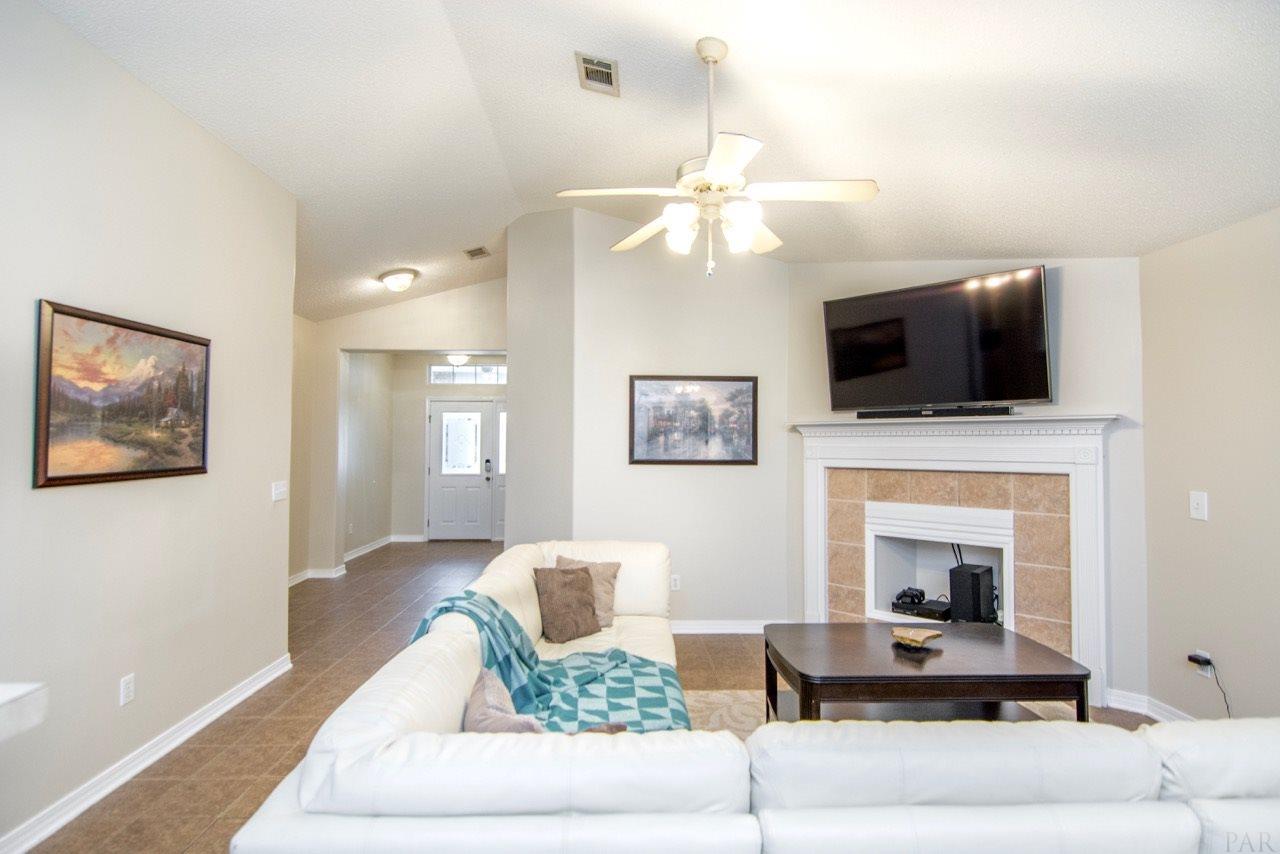 4632 Ridge Pointe Drive Pace, FL 32571 - Photo 8 of 29 Gallery Image 8