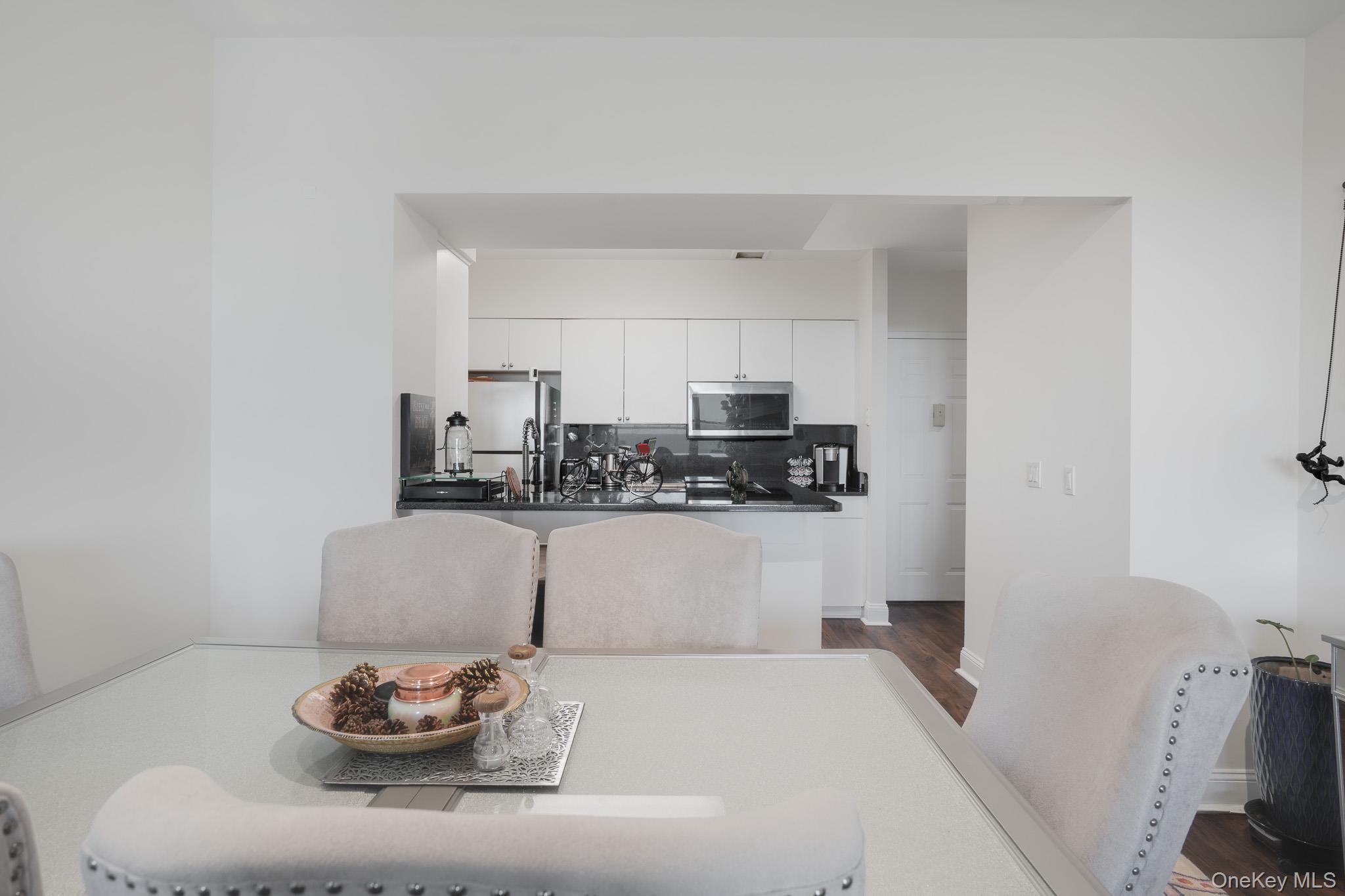 100 New Roc City Plaza, Unit 403 New Rochelle, NY 10801 - Photo 16 of 30