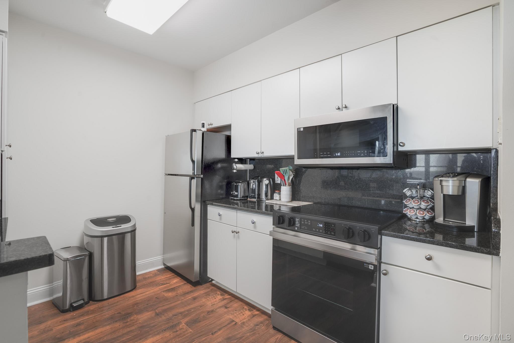 100 New Roc City Plaza, Unit 403 New Rochelle, NY 10801 - Photo 10 of 30