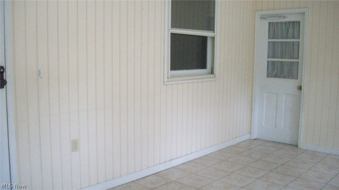 4366 Shaw Road Akron, OH 44333 - Photo 15 of 32