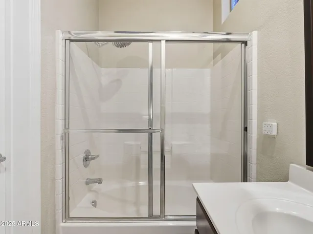 $2,500 | 17150 North 23rd Street, Unit 105, Phoenix, AZ 85022