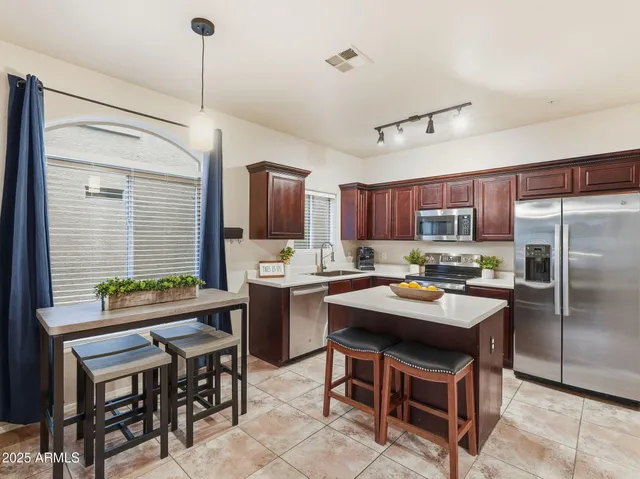 $2,500 | 17150 North 23rd Street, Unit 105, Phoenix, AZ 85022