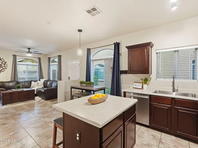 $2,500 | 17150 North 23rd Street, Unit 105, Phoenix, AZ 85022