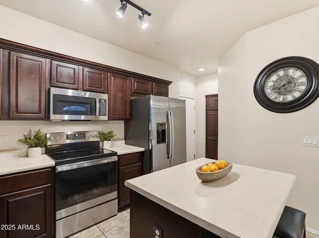 $2,500 | 17150 North 23rd Street, Unit 105, Phoenix, AZ 85022