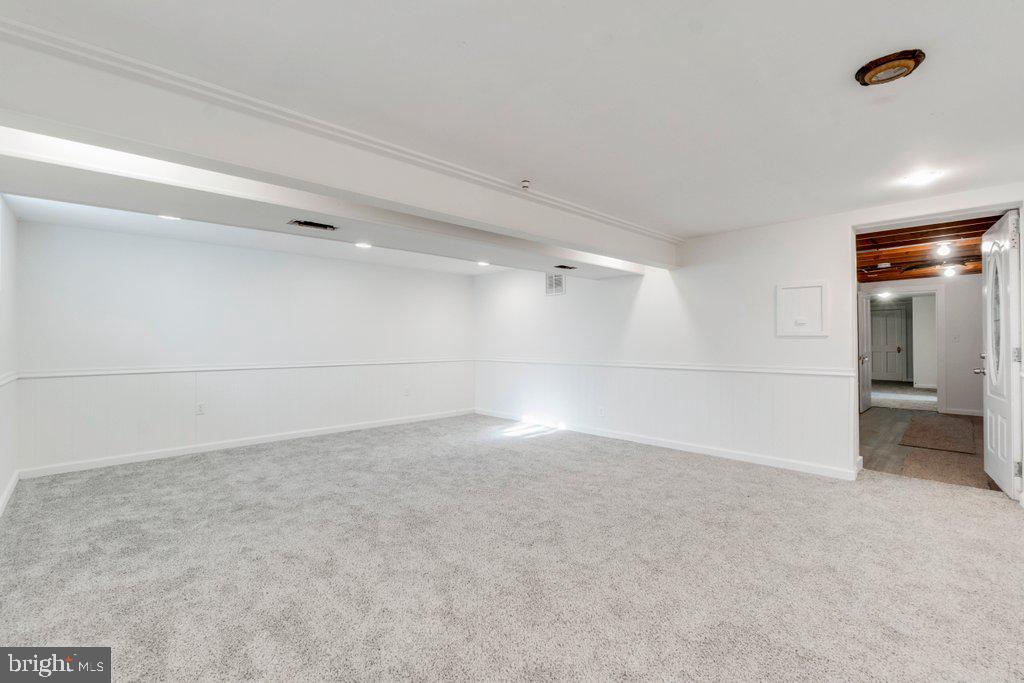 711 Ridge Road Mount Airy, MD 21771 - Photo 41 of 47