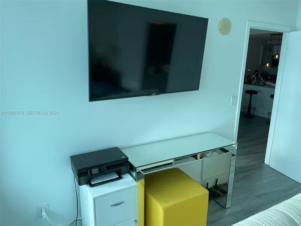 $3,700 | 888 Biscayne Boulevard, Unit 1810, Miami, FL 33132