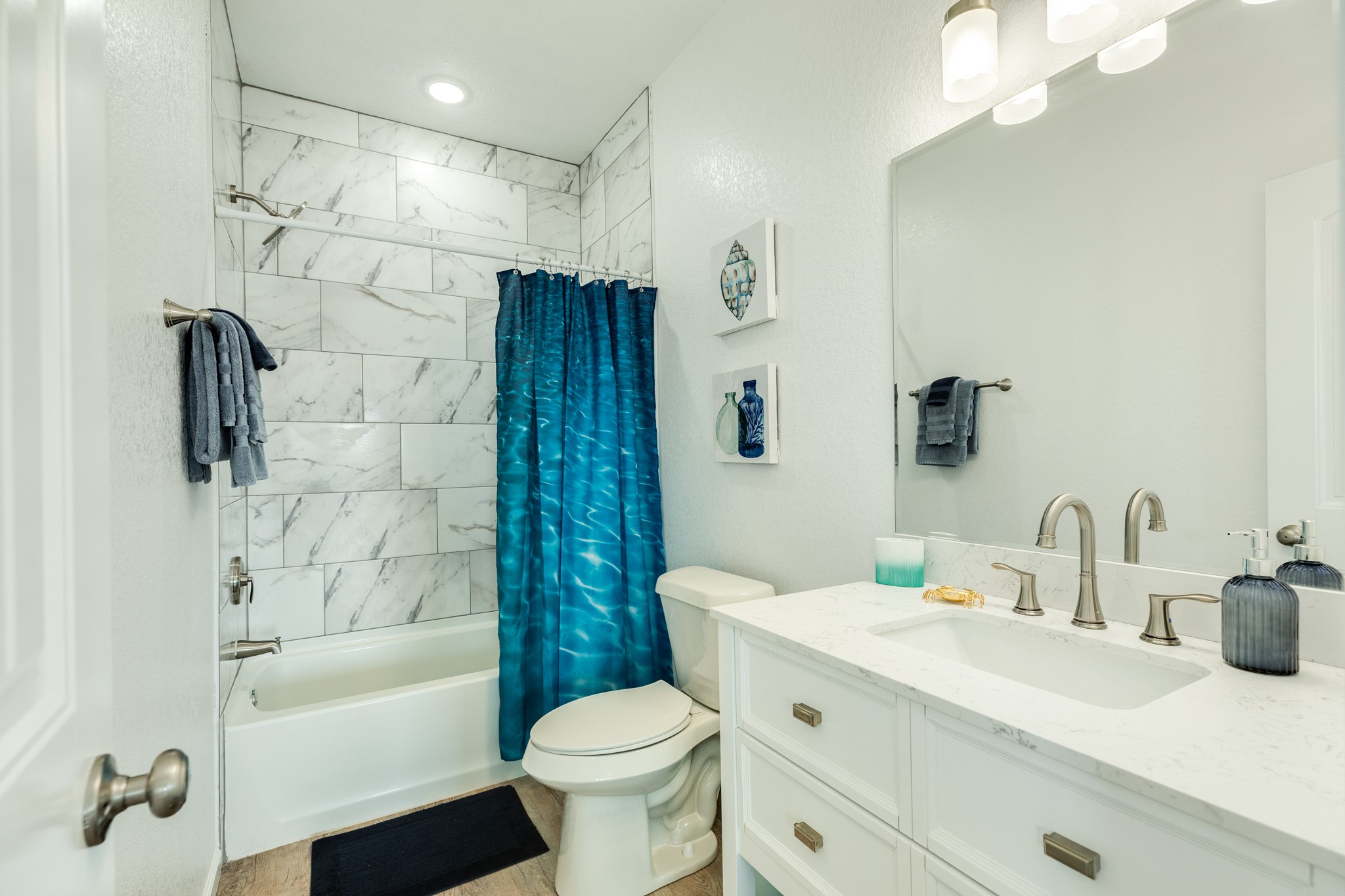 344 Thunder Road Surfside Beach, TX 77541 - Photo 21 of 40 With a full bathroom between them