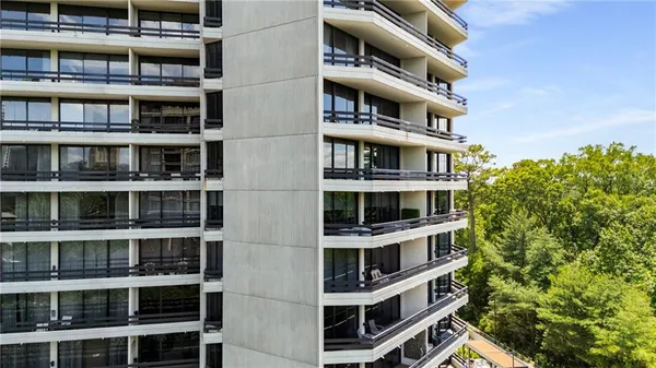 $3,250 | 2660 Peachtree Road Northwest, Unit 18G, Atlanta, GA 30305