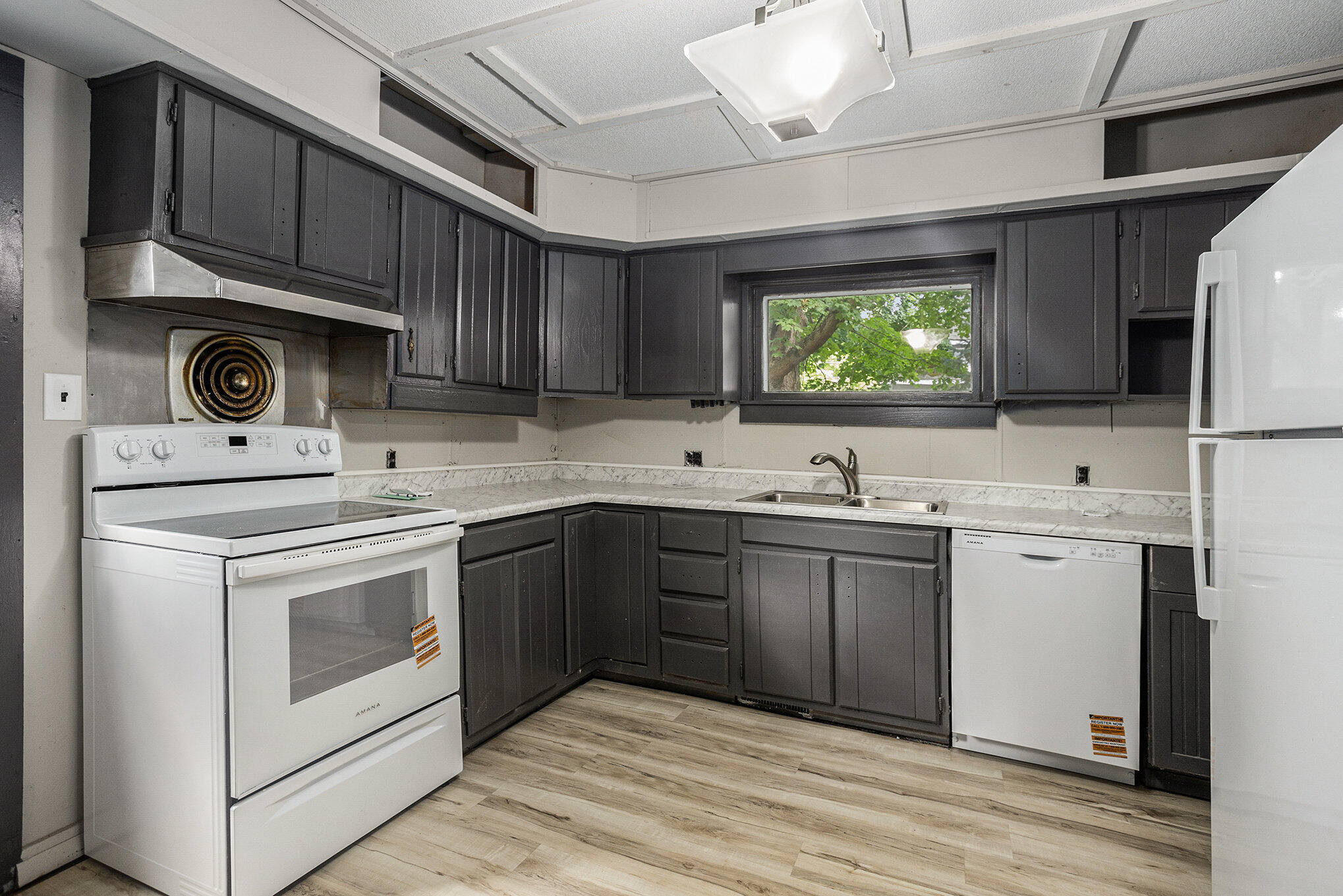 240 4th Avenue Three Rivers, MI 49093 - Photo 8 of 20 008_file_424