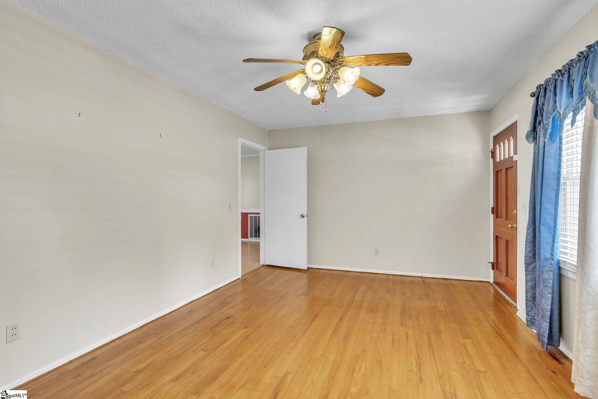 1908 Linda Drive Anderson, SC 29626 - Photo 9 of 37