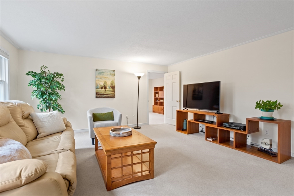 28 Revolutionary Road Acton, MA 01720 - Photo 4 of 41 Gallery Image 4