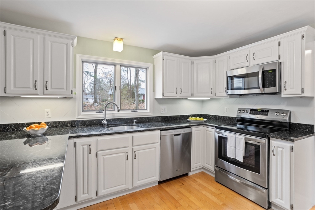 28 Revolutionary Road Acton, MA 01720 - Photo 5 of 41 Gallery Image 5